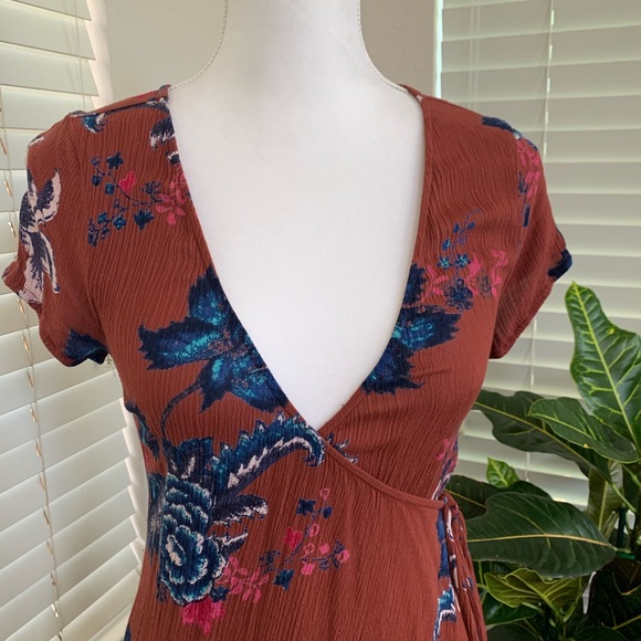 Billabong Red Floral Print Wrap Dress - Picture 5 of 10